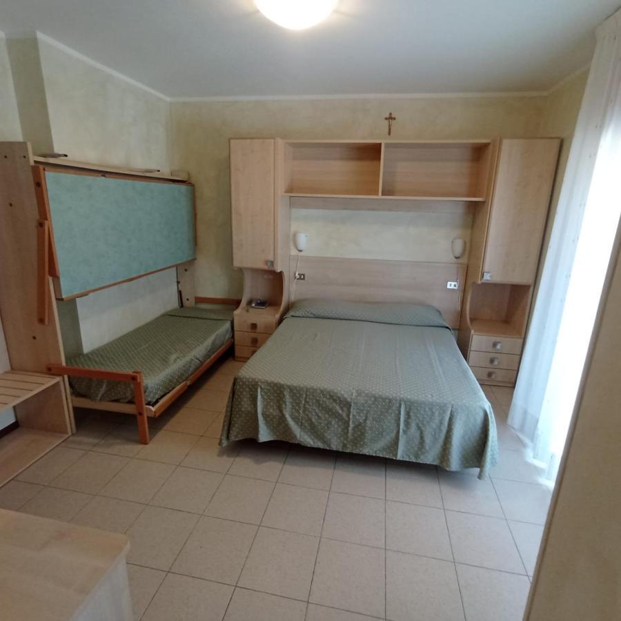 Hotel Arlecchino ميلانو ماريتيما المظهر الخارجي الصورة